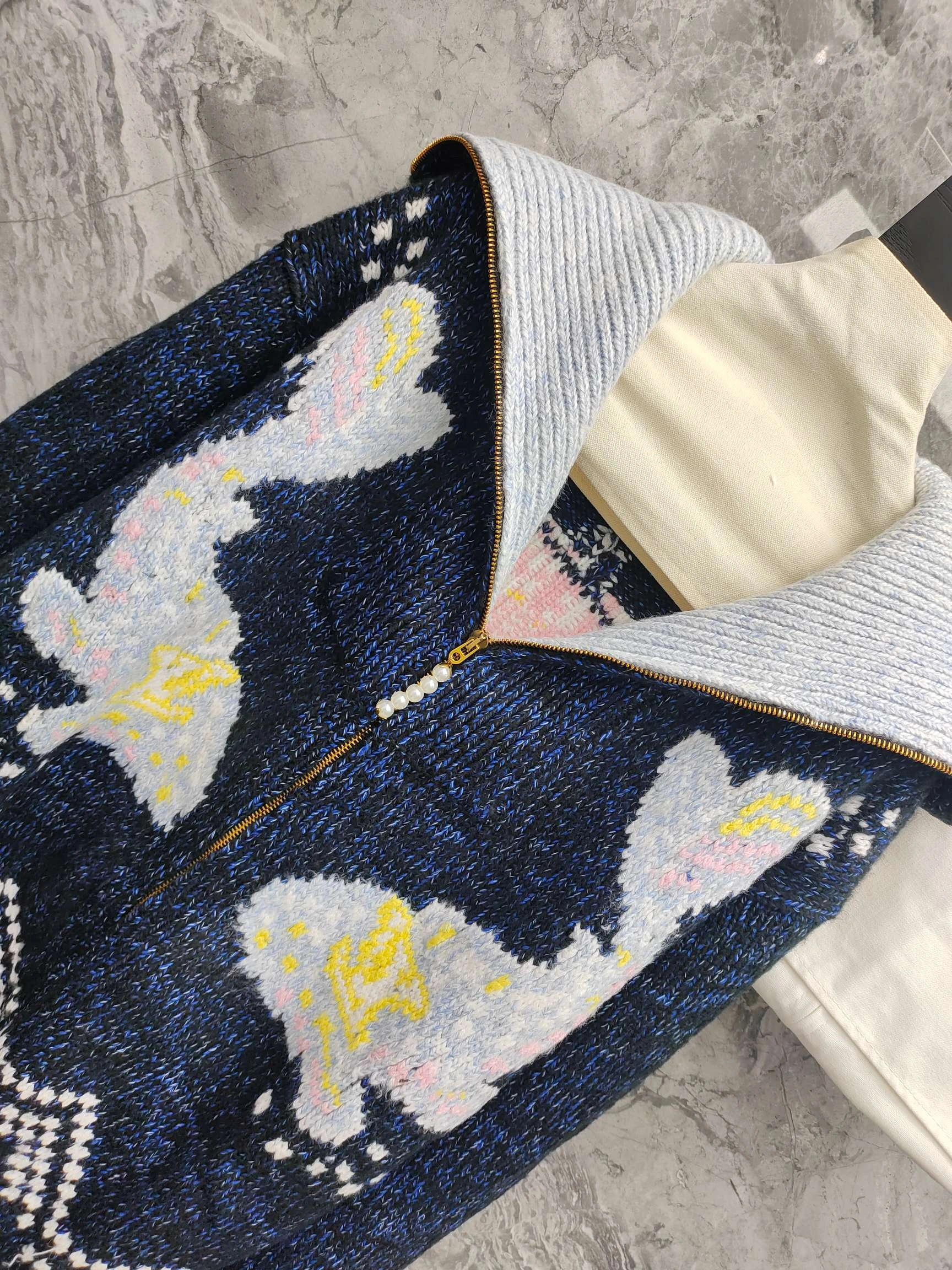 wg.luxury- 8V item:E-F000I0116